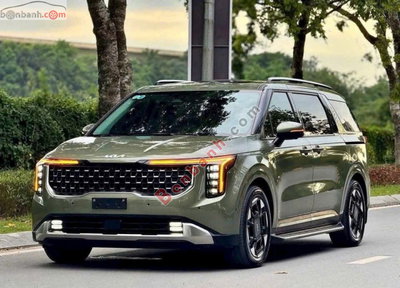 Xe Kia Carnival Signature 2.2D 2025