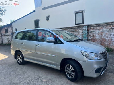 Xe Toyota Innova 2.0E 2015