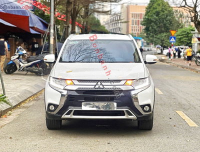 Xe Mitsubishi Outlander 2.0 CVT 2020