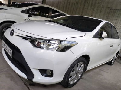 Toyota Vios màu Trắng 5 chỗ