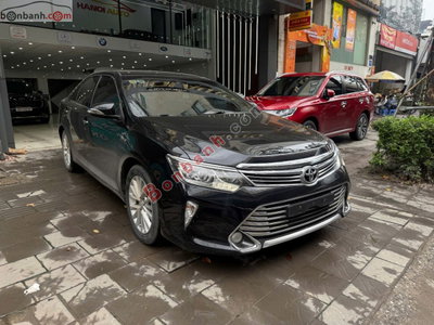 Xe Toyota Camry 2.0E 2018