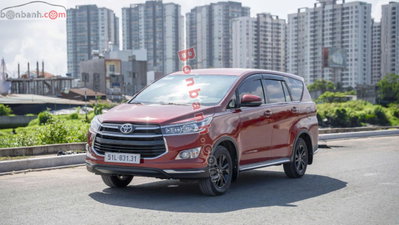 Xe Toyota Innova 2.0 Venturer 2019