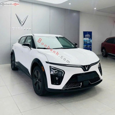 Xe VinFast VF7 Eco 2026