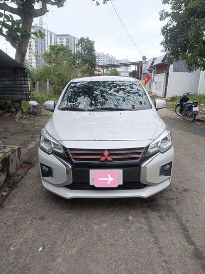 Mitsubishi Attrage Trắng 5 chỗ