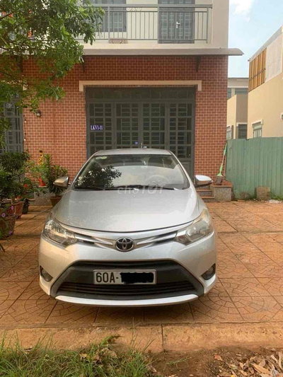 Toyota Vios màu Bạc