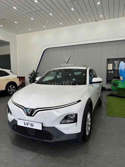 Xe điện VinFast VF 6 Eco Trắng