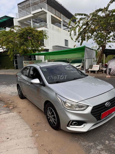 Hyundai Accent Số sàn Bạc