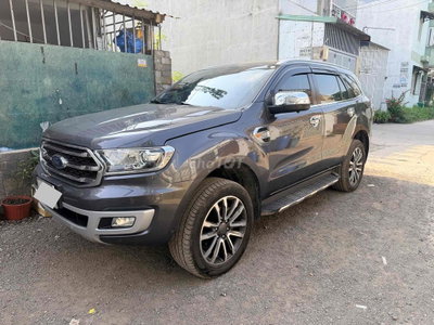 Bán Ford Everest dk2019 đẹp 2 cầu xám titanium