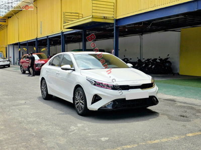 Xe Kia K3 Premium 2.0 AT 2024