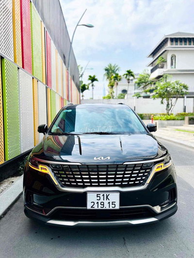Kia Carnival 2.2D Signature 7S Đen 2022