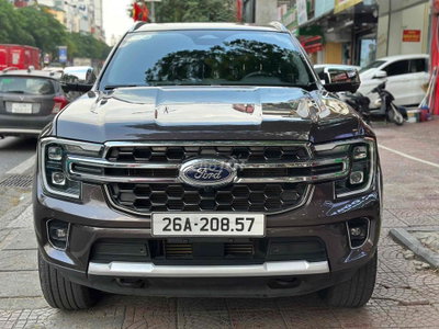 Ford Everest 2024 Titanium 4x4 25.000 km Nâu