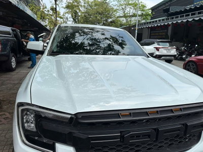 Ford Ranger XLS AT 2023, hỗ trợ vay Ngân Hàng 75%