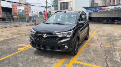 Suzuki XL7 Hybrid Đen Bản đặc biệt