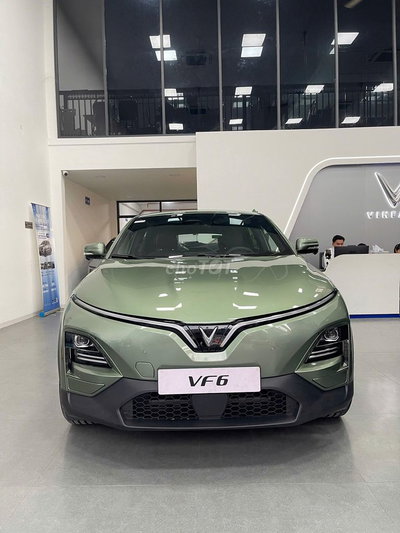 Xe ô tô điện VinFast VF6 Xanh lá