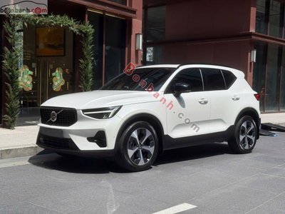 Xe Volvo XC40 Ultimate B5 AWD 2023