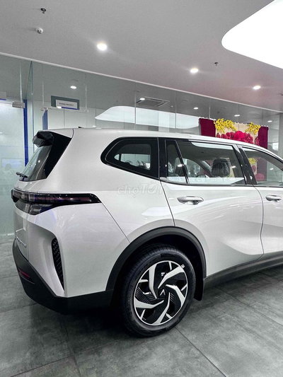 Xe điện VinFast Limo Green Trắng