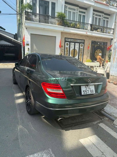 Mercedes C200 2011 Xanh lá