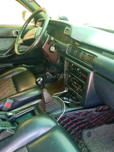 Toyota Camry 1987 Trắng