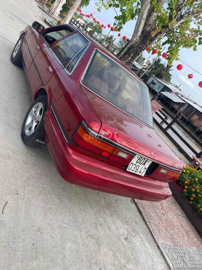 Toyota Camry màu Đỏ