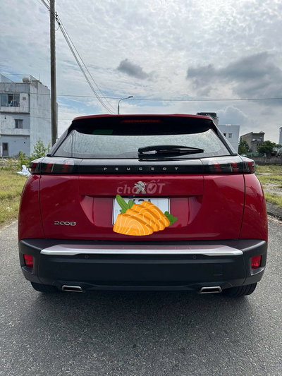 Peugeot 2008 màu Đỏ 5 chỗ