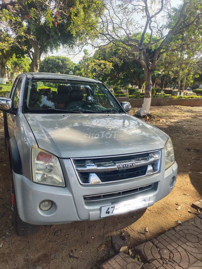 Isuzu D-Max 2010 1 cầu