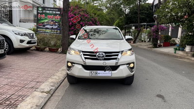 Xe Toyota Fortuner 2.4G 4x2 AT 2020