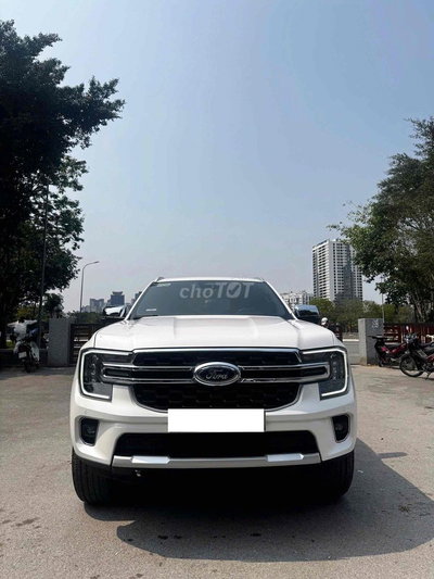 Ford Everest 2025 2.0Titanium 4x2 Trắng siêu lướt