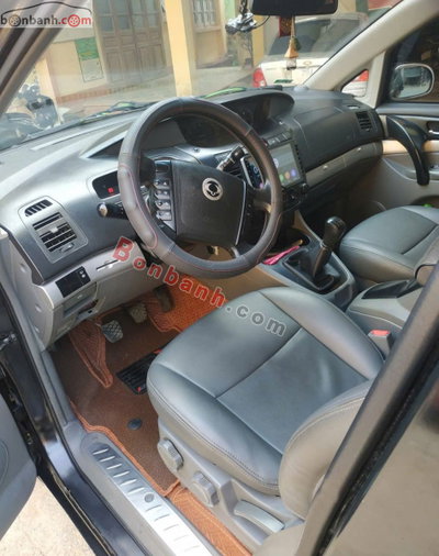Xe Ssangyong Stavic 2.7 MT 2008