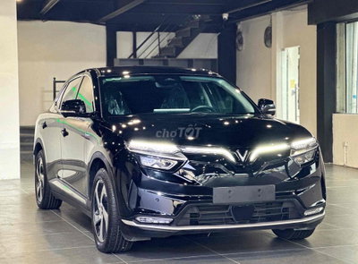 VinFast VF8 Eco 2023 Đen 61.000km