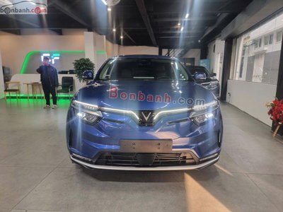 Xe VinFast VF8 S 2024