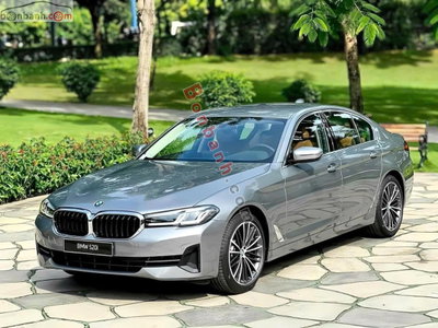 Xe BMW 5 Series 520i 2024