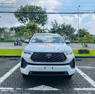 Xe Toyota Innova CROSS 2.0V 2026