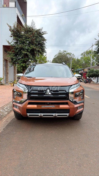 Mitsubishi Xpander Cross 2023 36000 km Nâu