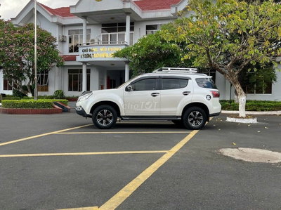 Isuzu Mu-X 2016 Trắng 7 chỗ