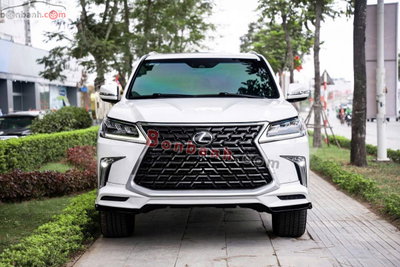 Xe Lexus LX 570 2020