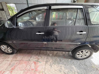 Toyota Innova 2006 - 100000 km