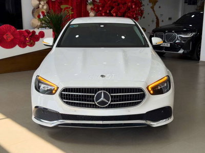 Mercedes E180 2022 V1 Trắng 27.000 km