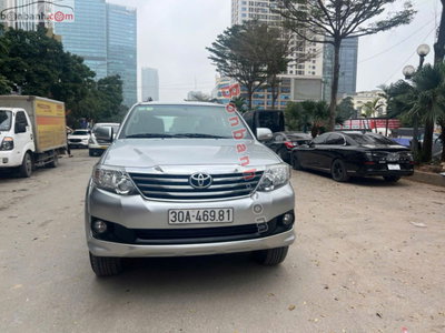 Xe Toyota Fortuner 2.7V 4x2 AT 2014