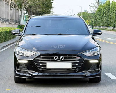 Hyundai Elantra Sport Đen
