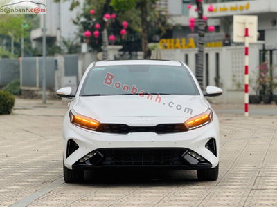 Xe Kia K3 Premium 2.0 AT 2024