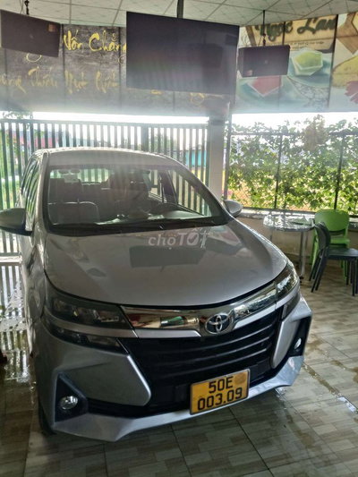 Toyota Avanza 7 chỗ Bạc