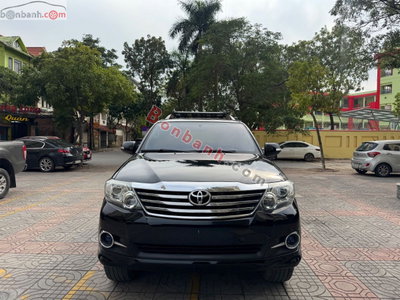 Xe Toyota Fortuner 2.7V 4X2 AT 2016