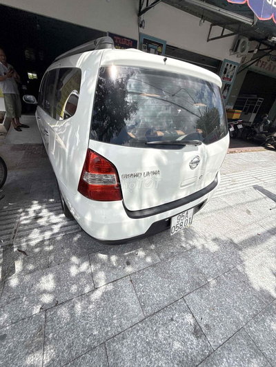 Nissan Grand livina 2011 1.8 AT - 100000 km