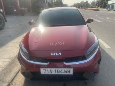 Kia K3 2025 Premium 2.0 Đỏ 18000 km