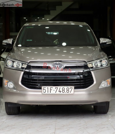Xe Toyota Innova 2.0V 2016