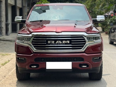 Bán tải RAM 1500 Longhorn 5.7L 4x4 AT 2023, màu đỏ