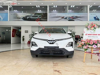 Xe VinFast VF6 Eco 2026