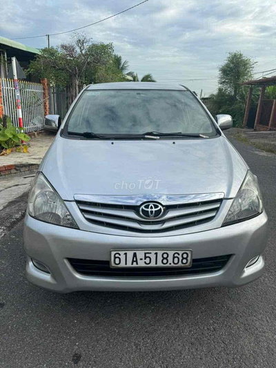 Toyota Innova 2011 G - 140 km