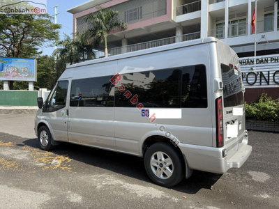 Xe Ford Transit Tiêu chuẩn 2023