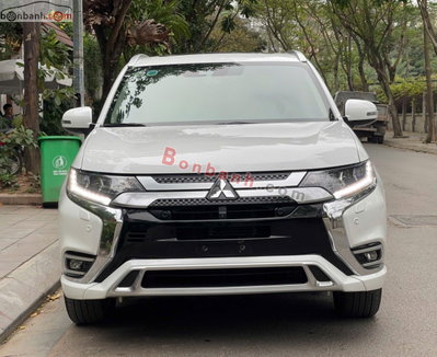 Xe Mitsubishi Outlander Premium 2.0 CVT 2022